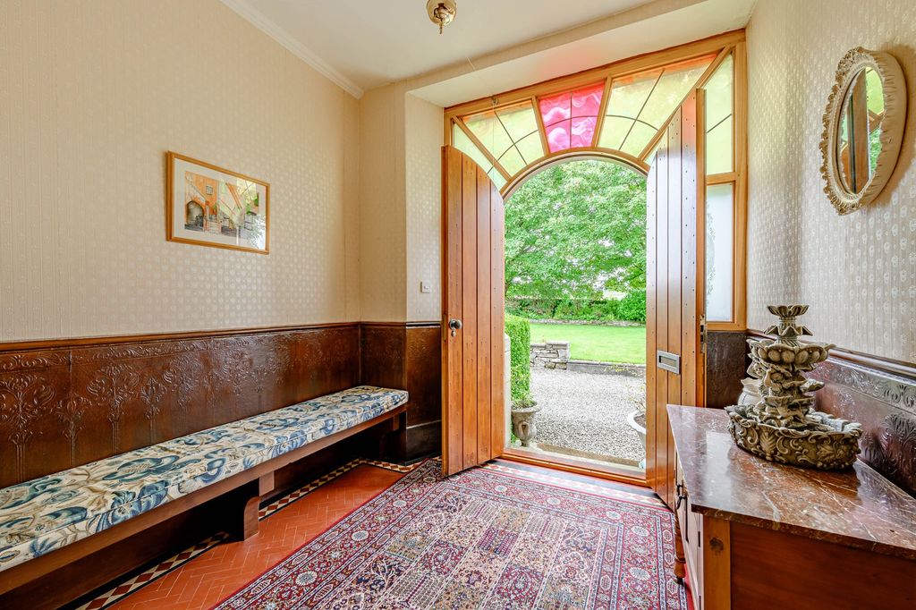 Property photo 3 of 58