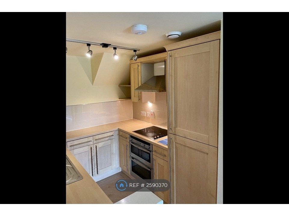 Property photo 2 of 20 Kitchen