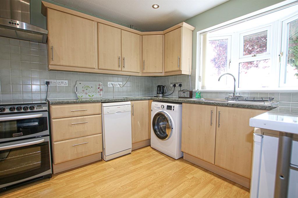 Property photo 2 of 11 Img_0532Kit.Jpg