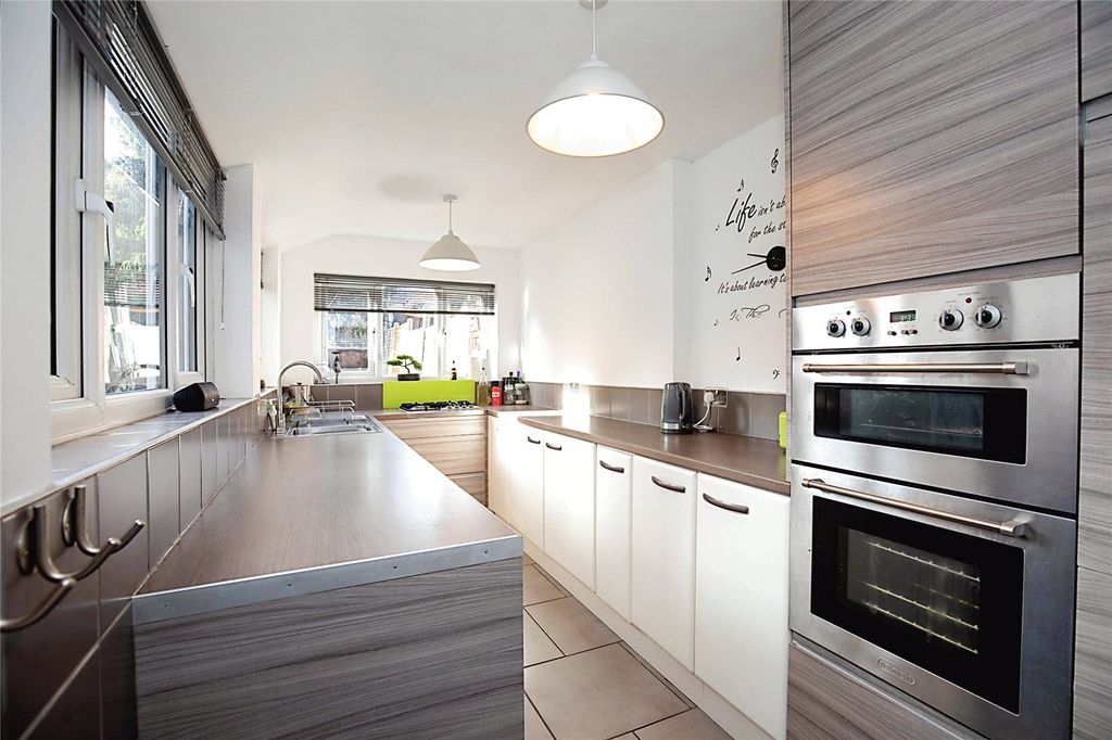 Property photo 3 of 15 Kitchen