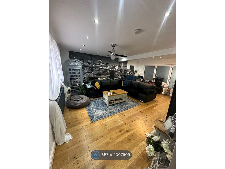 Property photo 2 of 30