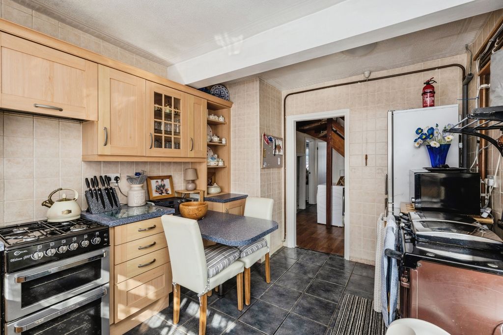 Property photo 3 of 17 Photo