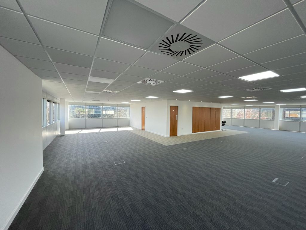Property photo 3 of 4 Apple 3 Ff Internal 3.Jpg