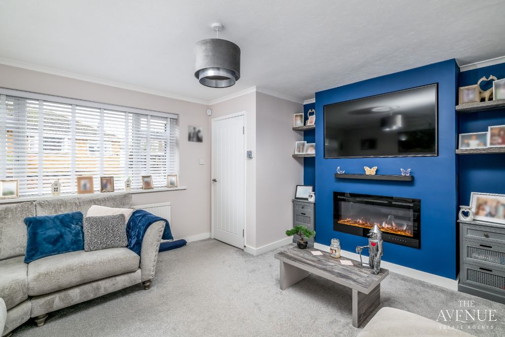 Property photo 3 of 38 4854486