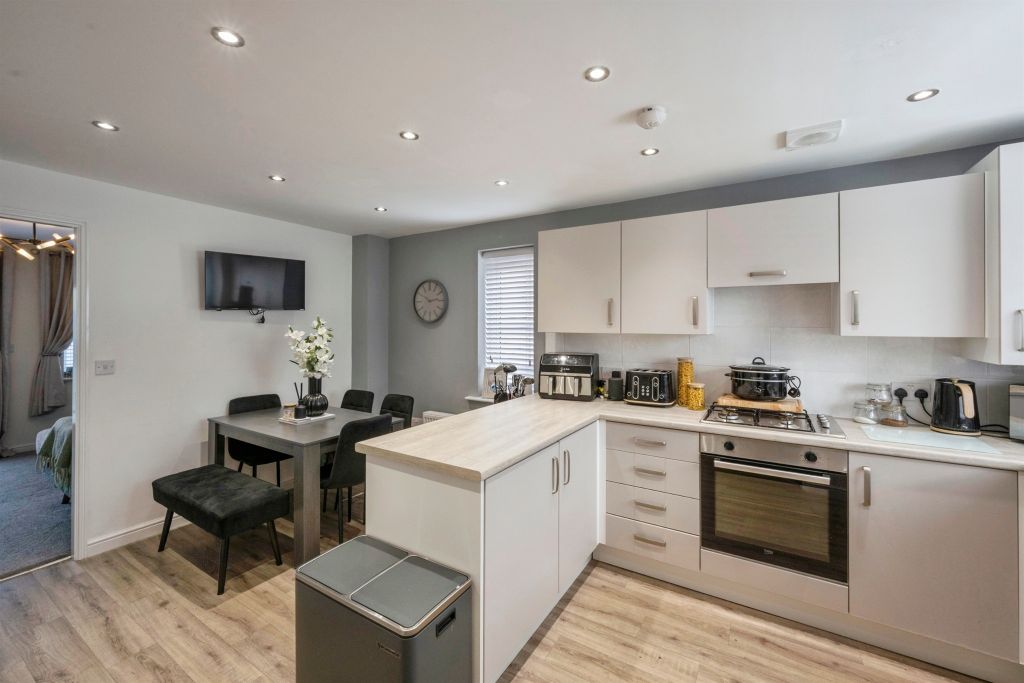 Property photo 3 of 21