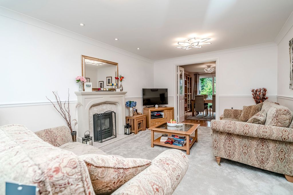 Property photo 2 of 52
