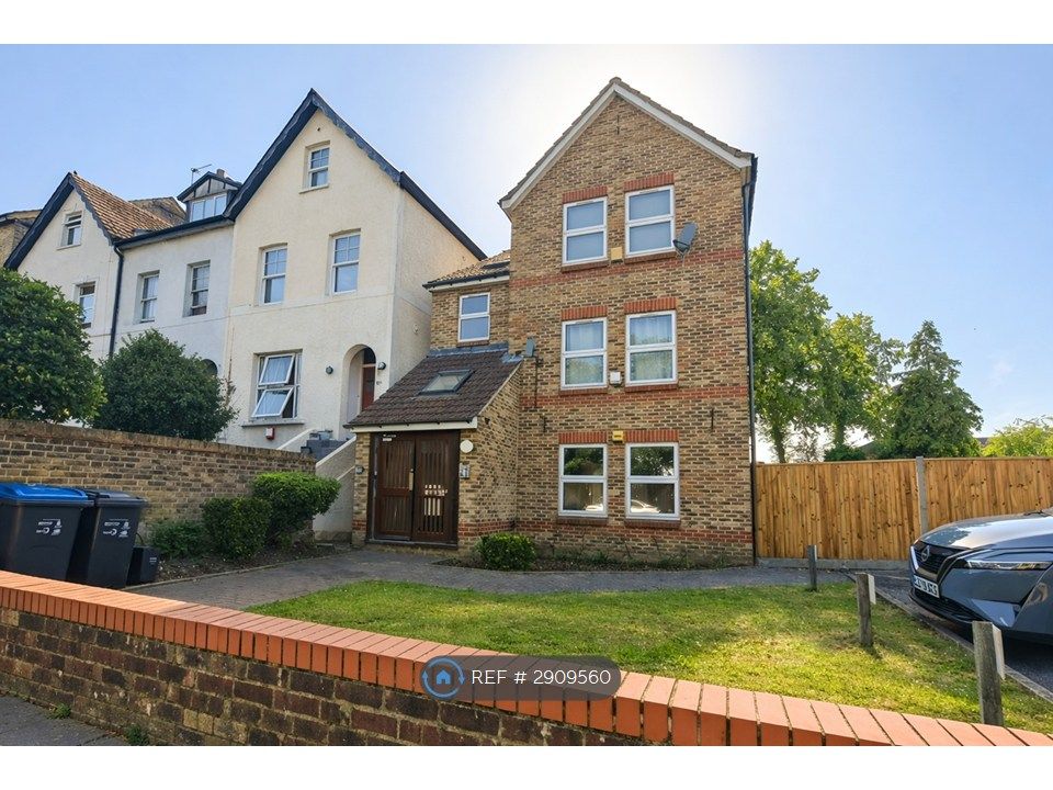 Property photo 1 of 10 Building