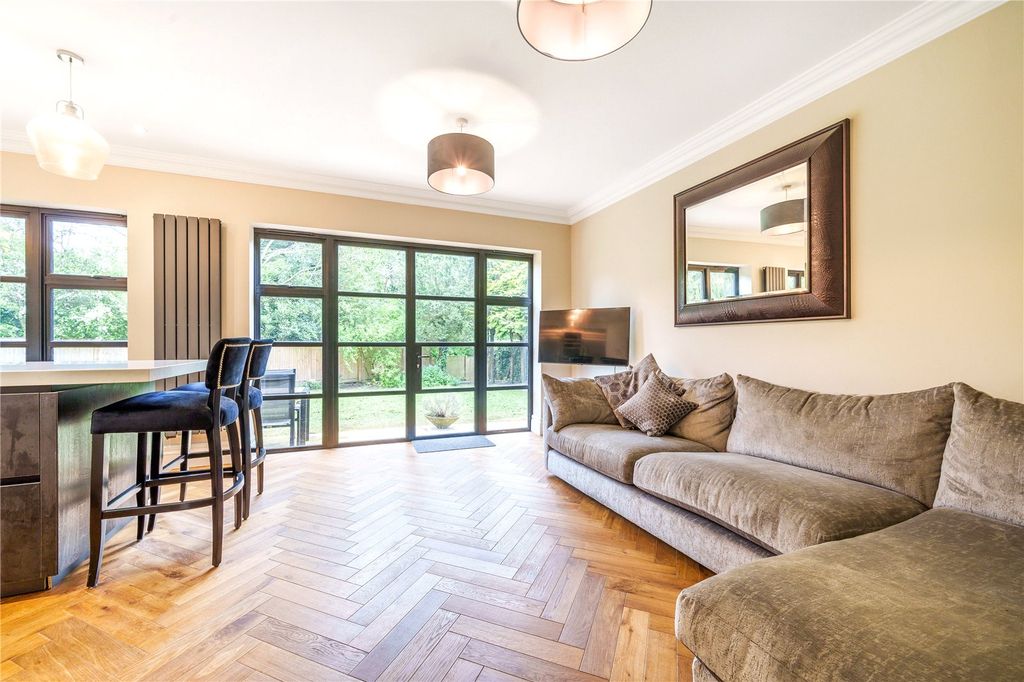 Property photo 1 of 18 Picture No. 04