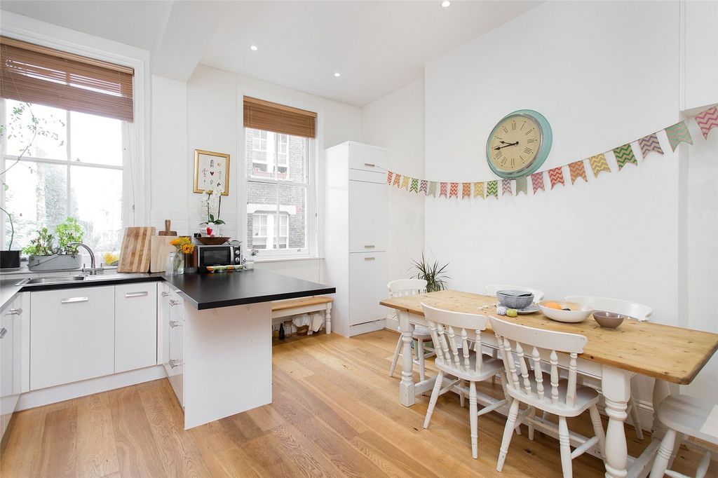 Property photo 1 of 7 Kitchen