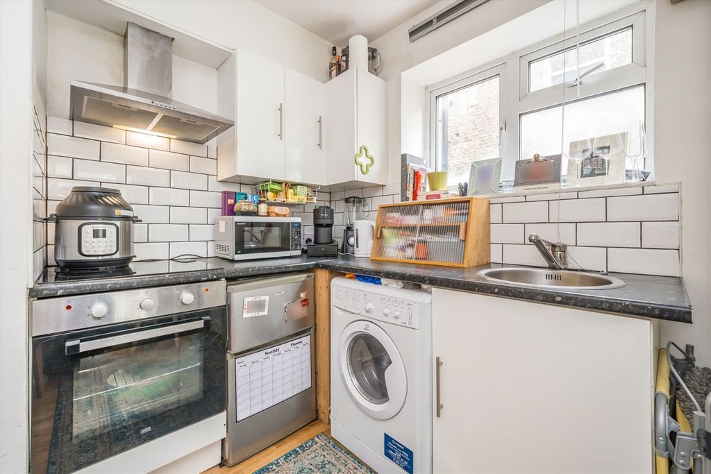 Property photo 3 of 4