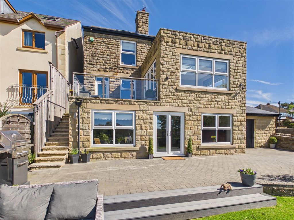 Property photo 3 of 38 Cam05476G0-Pr0196-Still009.Jpg