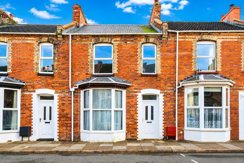 Property photo 1 of 18 1 - Picture No. 02