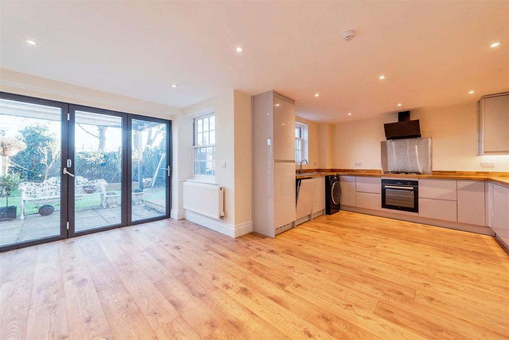 Property photo 2 of 18 Open-Plan Dining Kitchen