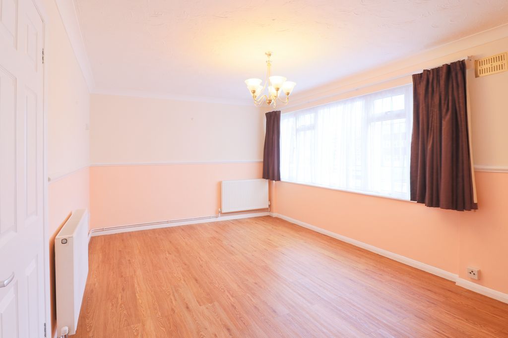 Property photo 1 of 8 1 Bedroom Apartment For Rent