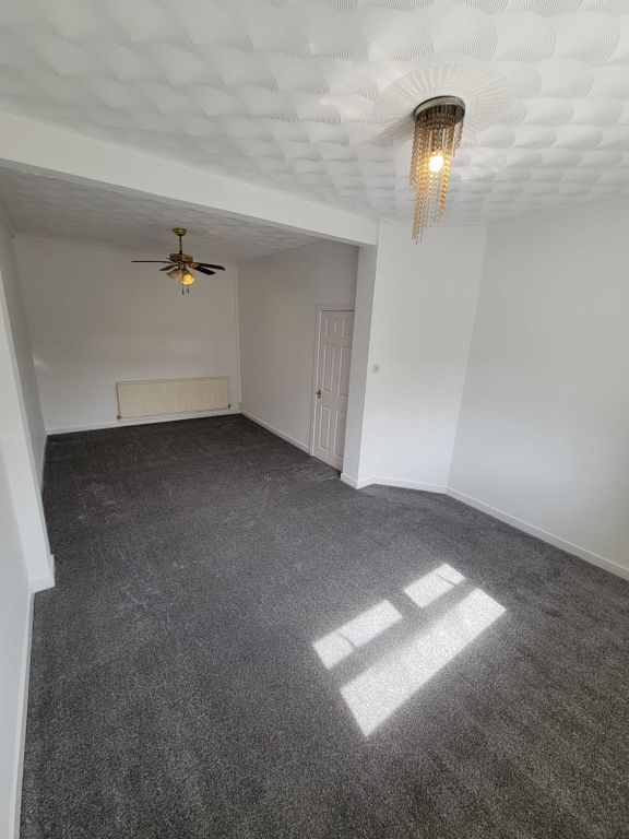 Property photo 3 of 9 Gallery