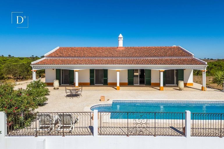 Property photo 1 of 47 Beautifully Renovated 4-Bedroom Country Home With 10.9 Hectares And Swimming Pool Near Ourique