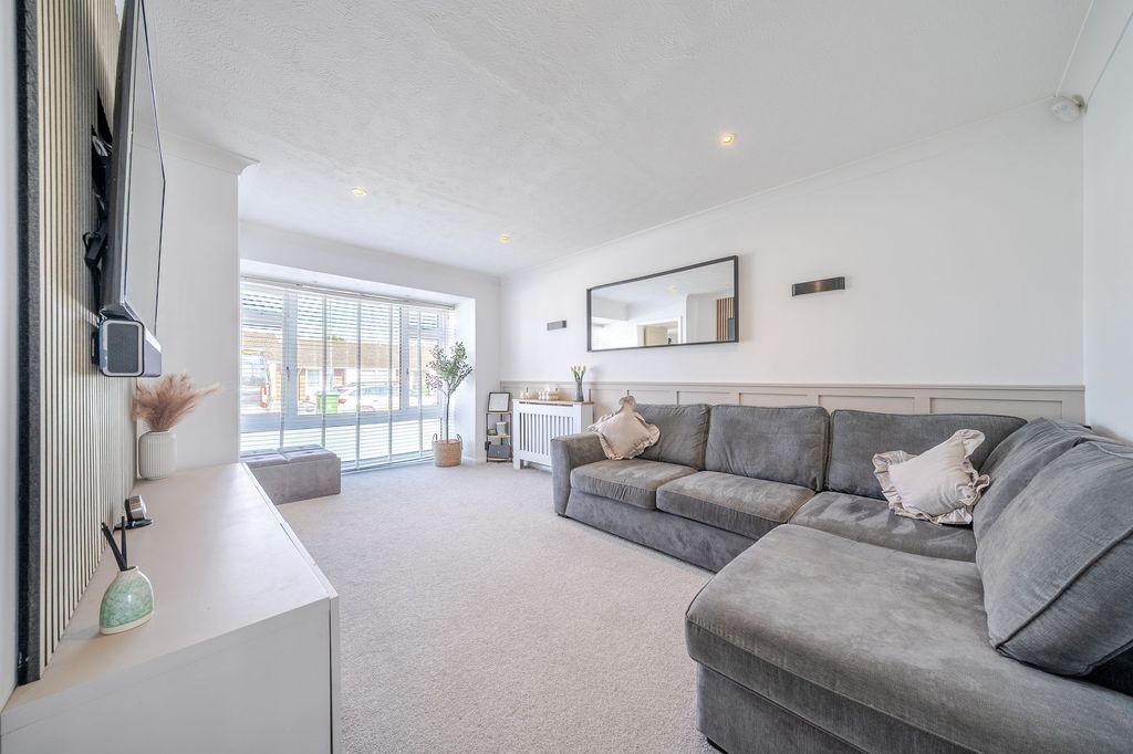 Property photo 3 of 12 Living Room