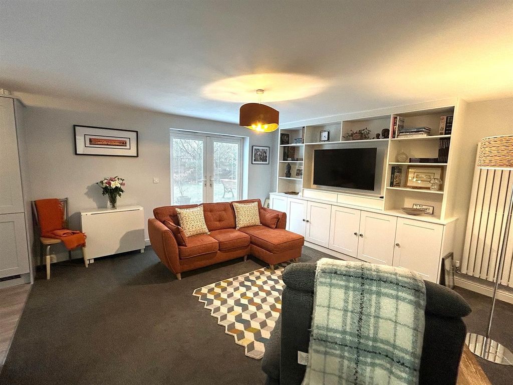 Property photo 3 of 12 Lounge 2.Jpg