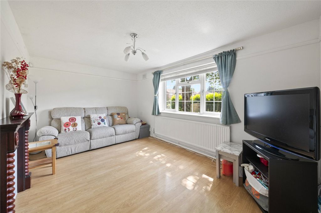 Property photo 3 of 18 Picture No. 02