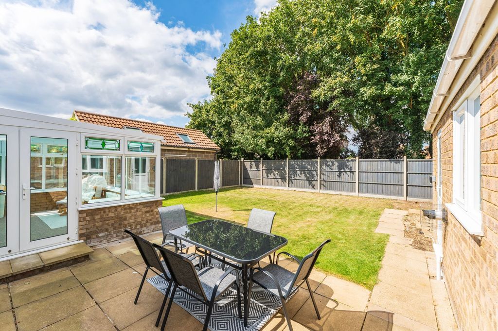 Property photo 2 of 18