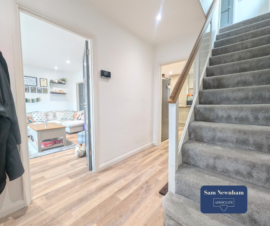 Property photo 3 of 12 Entrance Hall