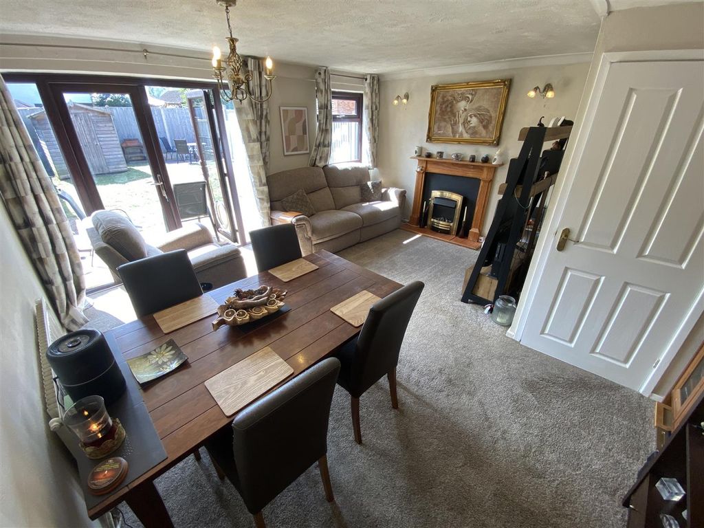 Property photo 2 of 9 Open Plan Lounge / Diner