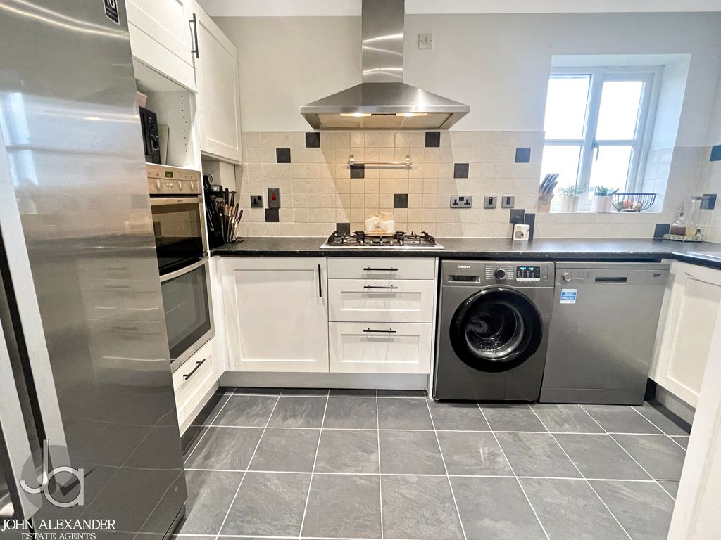 Property photo 3 of 16 20251002_171841958_0.5