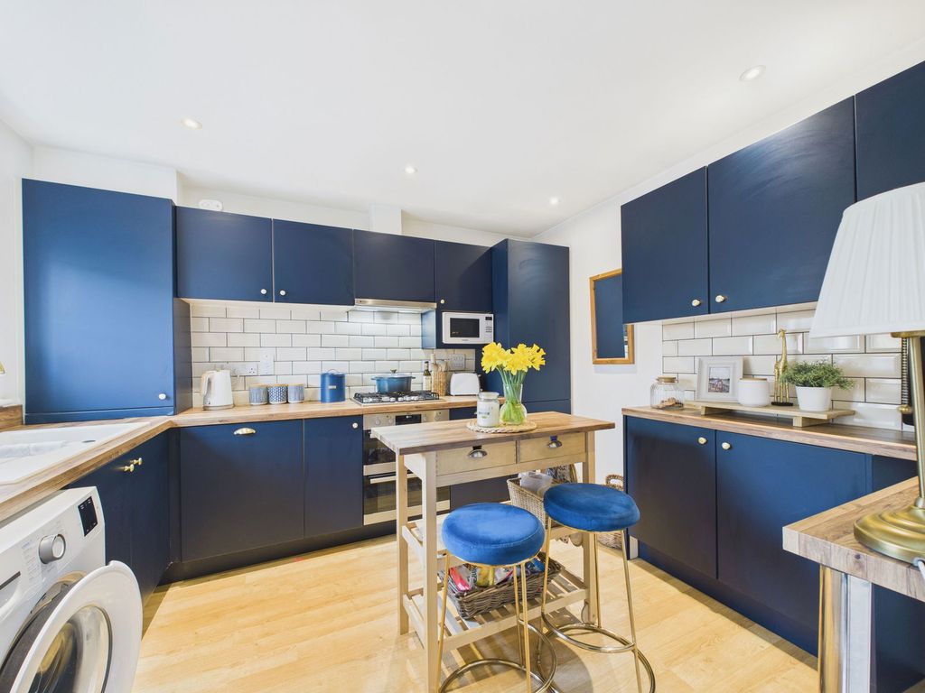 Property photo 2 of 23