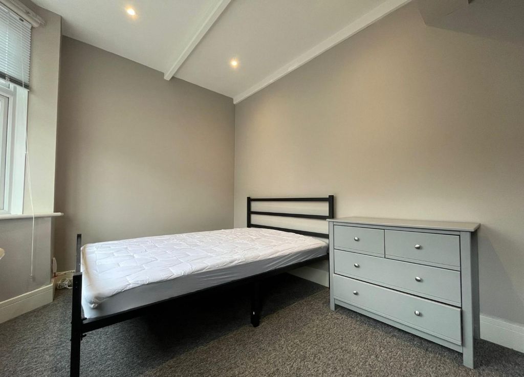 Property photo 3 of 11 4629402