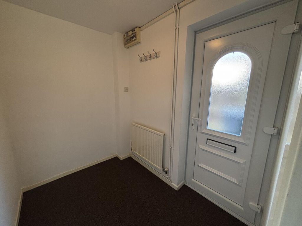 Property photo 2 of 14 Cloakroom