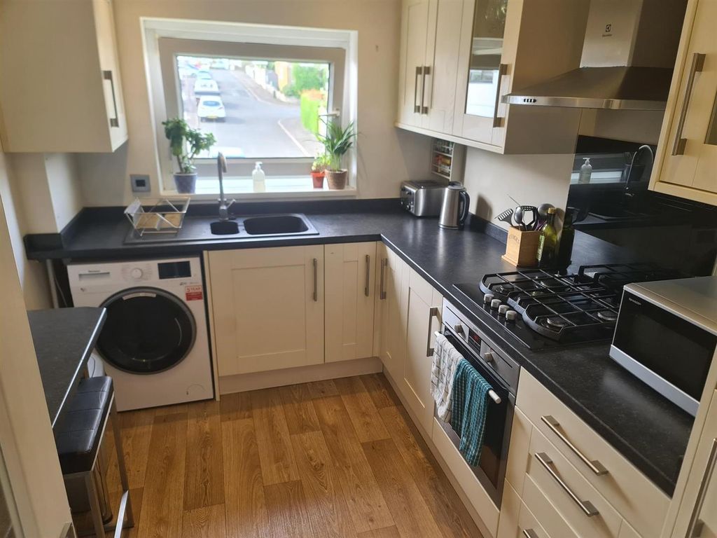 Property photo 2 of 8 4.Jpg