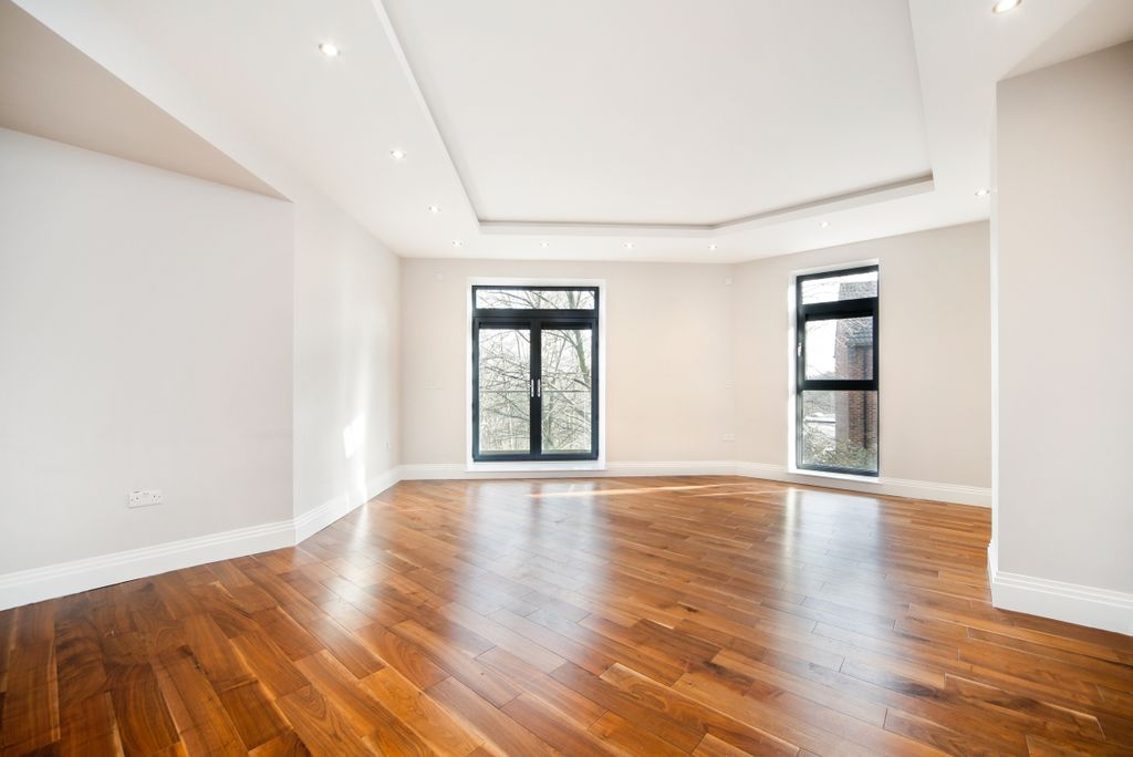 Property photo 2 of 18 Muswell Hill (23)