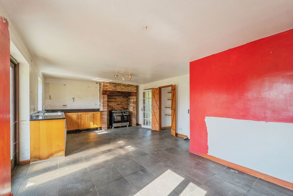 Property photo 3 of 18 Pbox-Img.Jpg