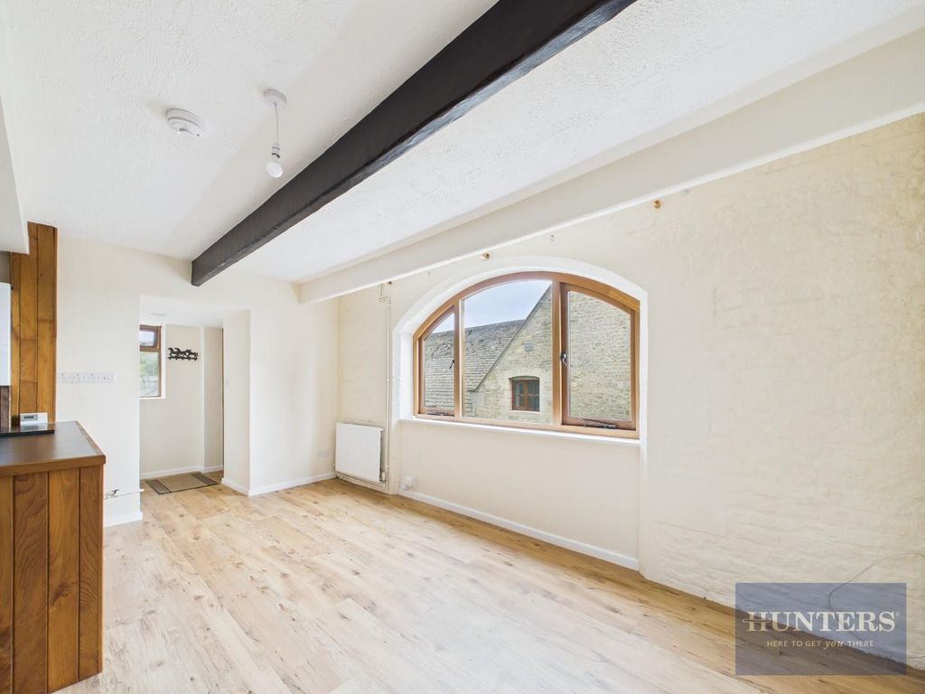 Property photo 3 of 9 Kitchen / Living Area