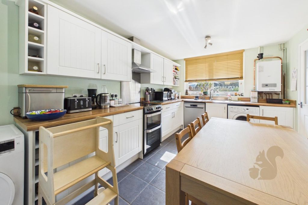 Property photo 2 of 15 Kitchen