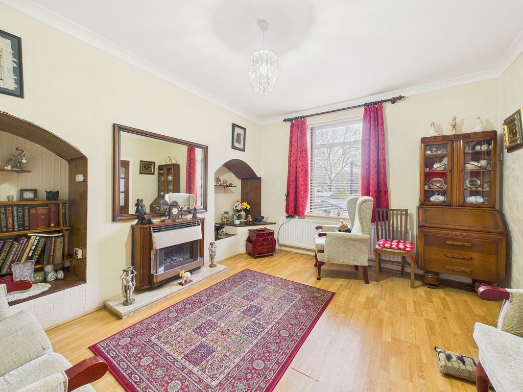 Property photo 2 of 8 Lounge