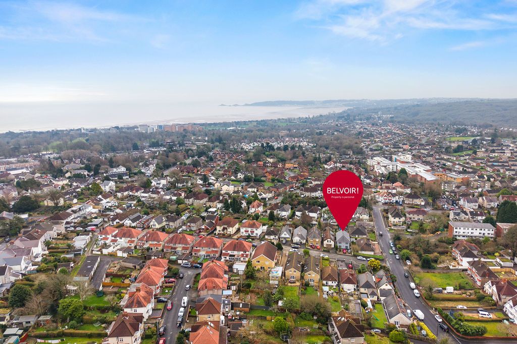 Property photo 2 of 32