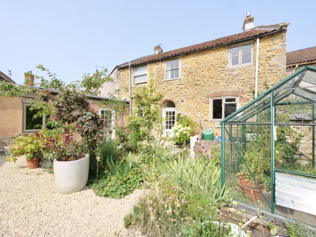 Property photo 2 of 45
