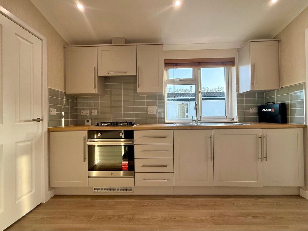 Property photo 3 of 18 Picture No. 19