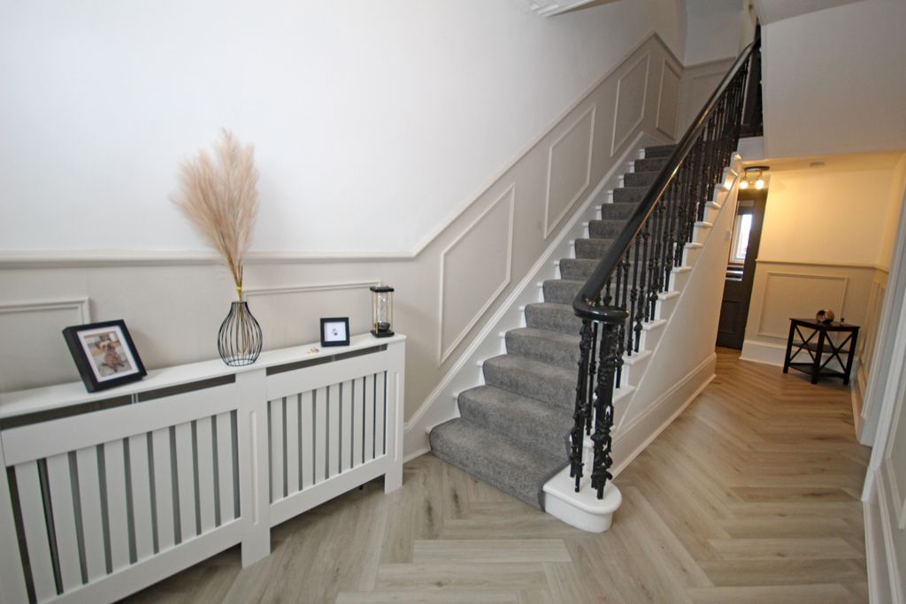 Property photo 3 of 40