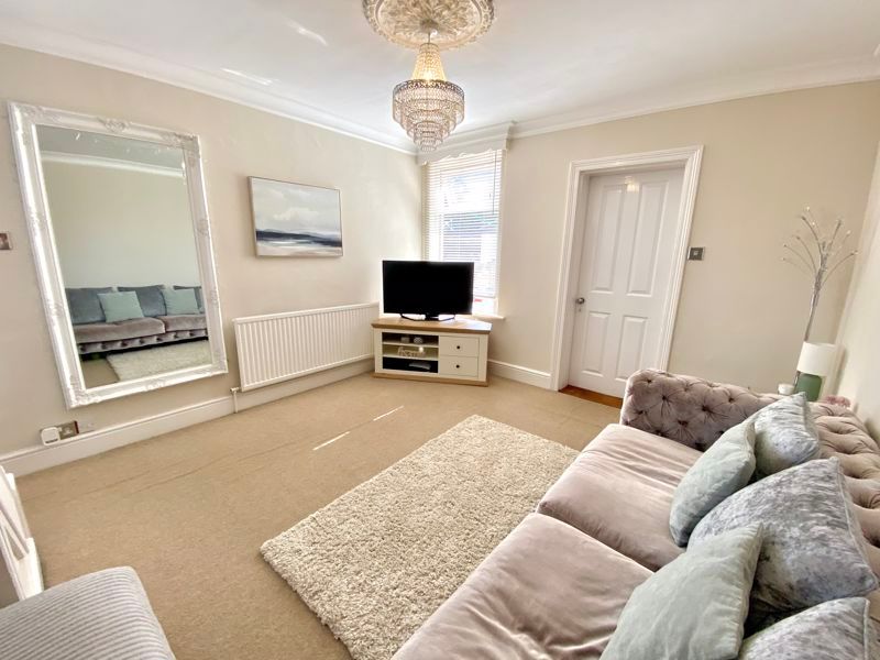 Property photo 2 of 17 Lounge