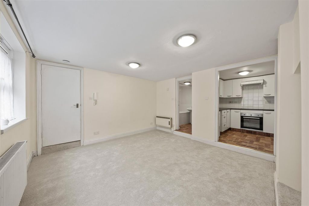 Property photo 3 of 6 Dsc08931.Jpg