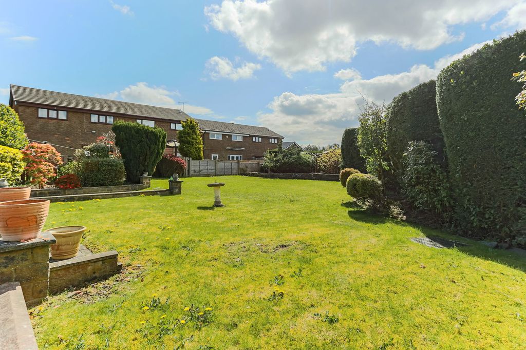 Property photo 2 of 28