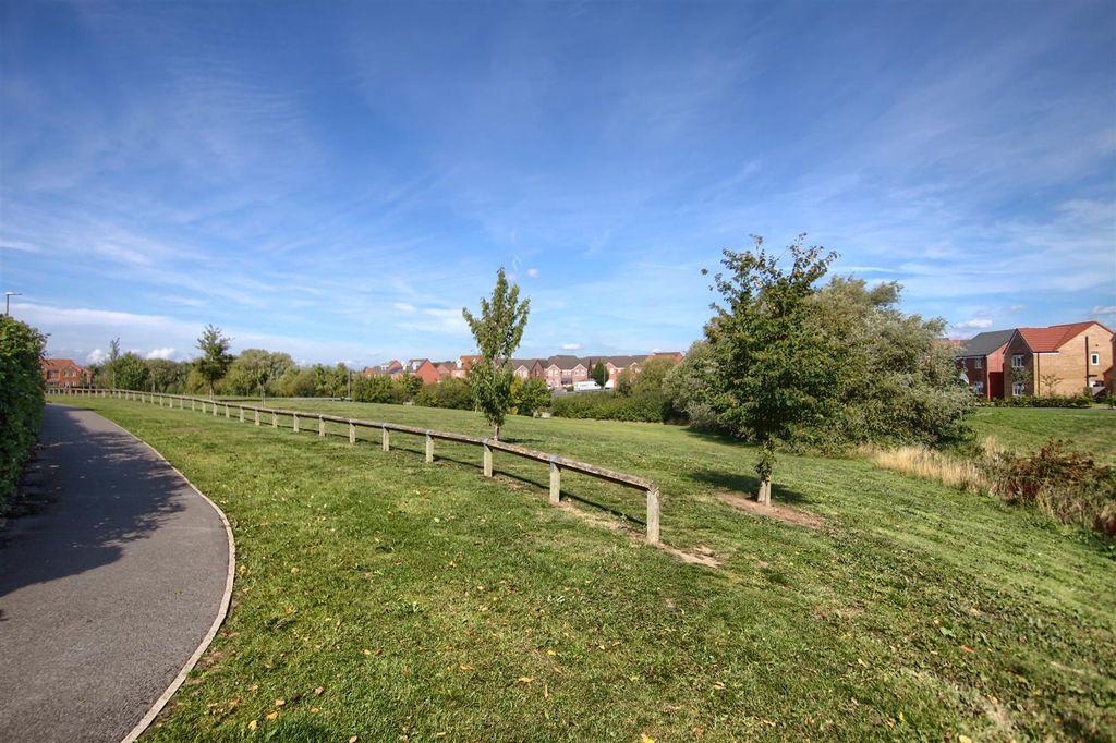 Property photo 2 of 23 Dw9.Jpg