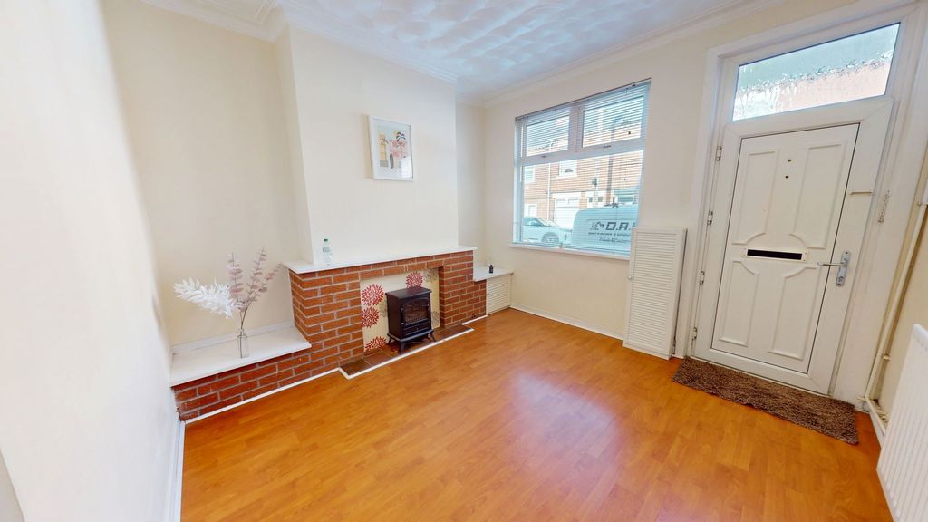 Property photo 2 of 9