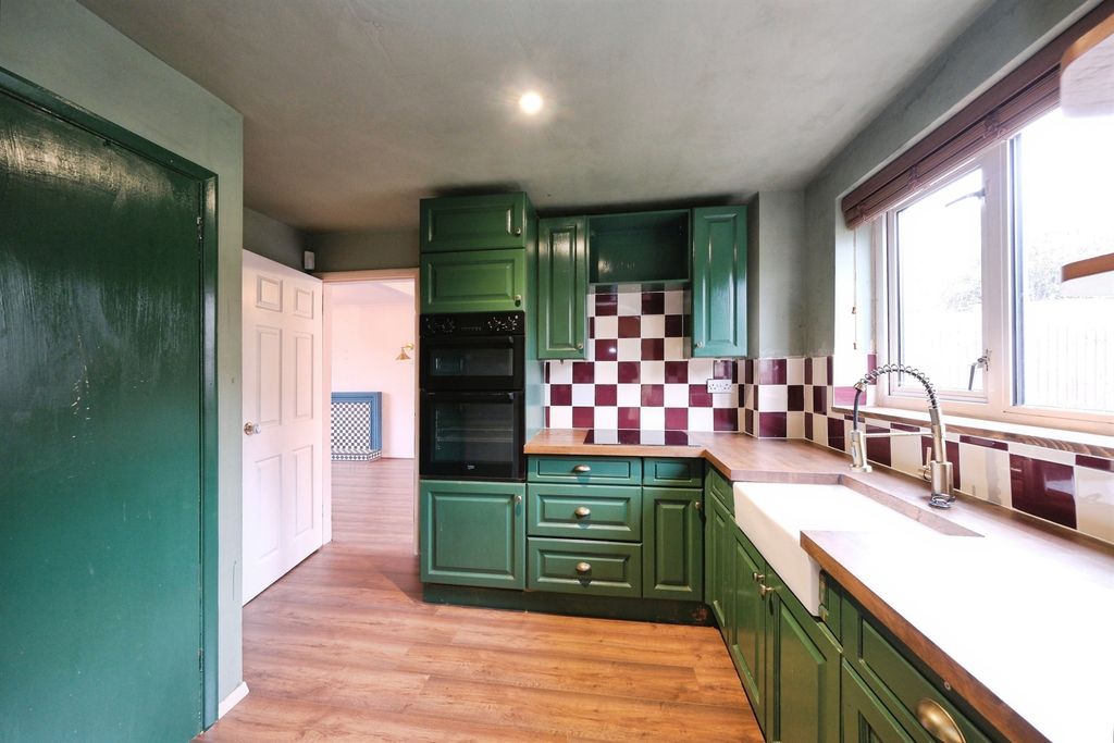 Property photo 3 of 19
