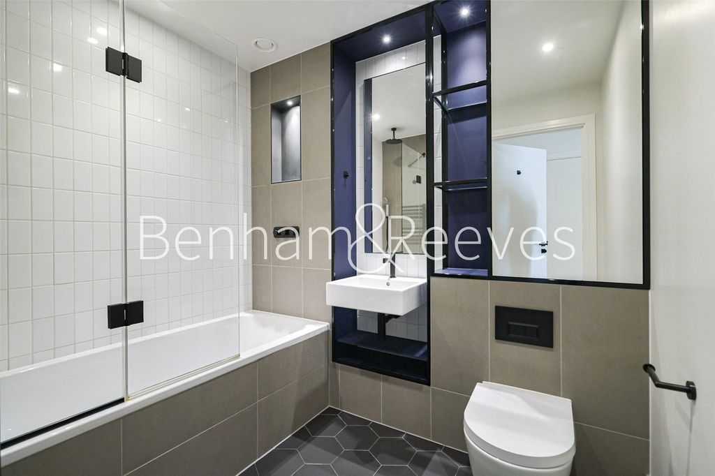 Property photo 2 of 17 Picture No. 01