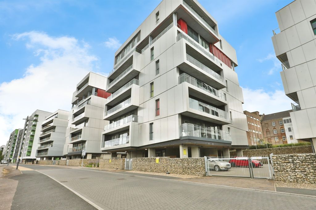 Property photo 1 of 18 Image