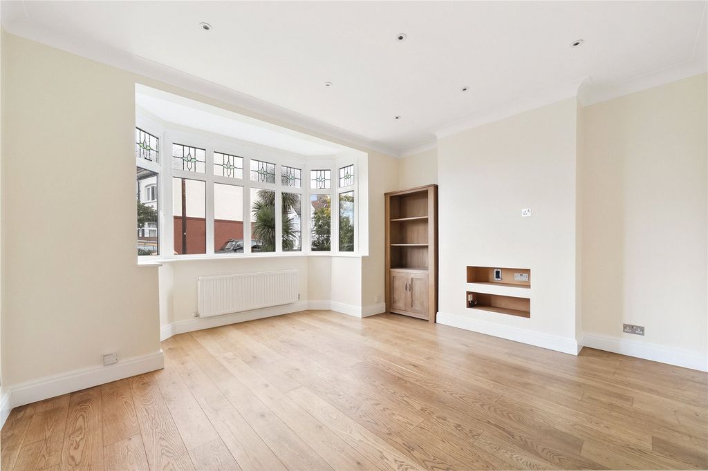 Property photo 2 of 16 Picture No. 06