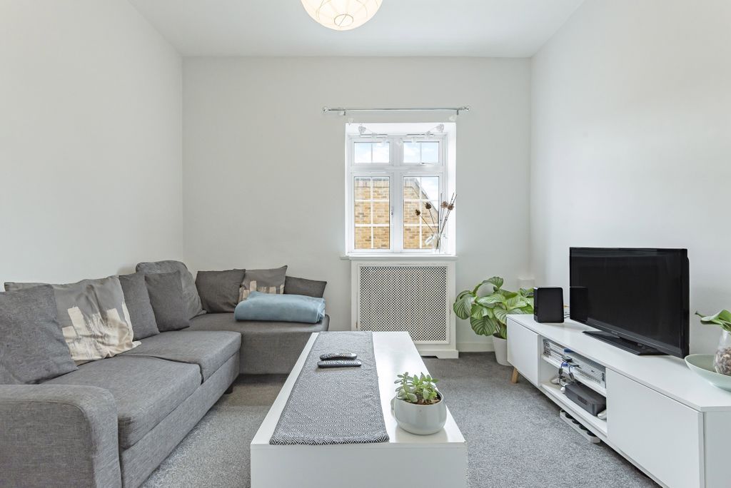 Property photo 1 of 6 640292 (1)